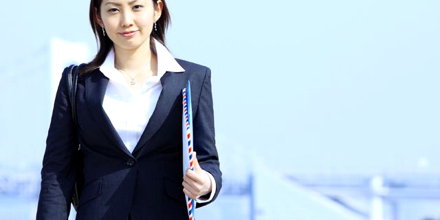 求人情報をチェックする際、最初に見定めるのは雇用形態です